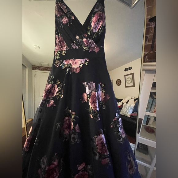 CITY STUDIO Womens Navy Mesh Crisscross
Strappy Back Formal Dress, Sz 3/4 NWT - Picture 6 of 12